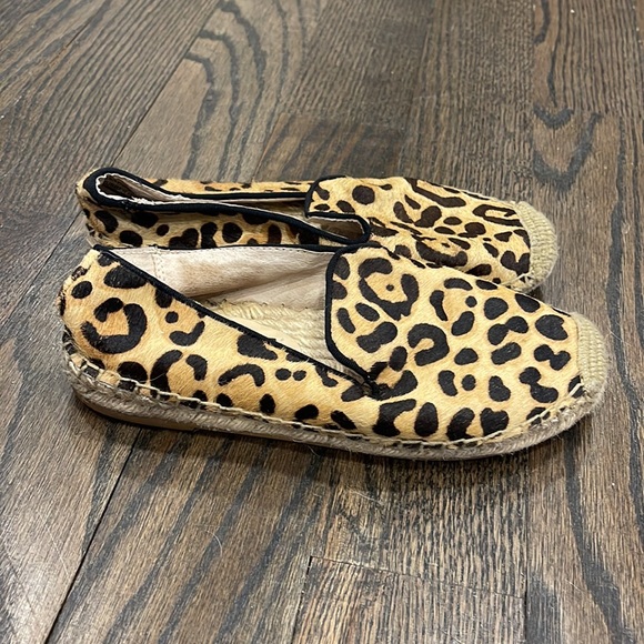 Steve Madden Leopard print flats - Picture 3 of 9